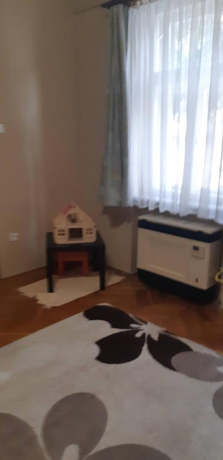 Апартаменты Szell 3 Apartman Сомбатхей Экстерьер фото