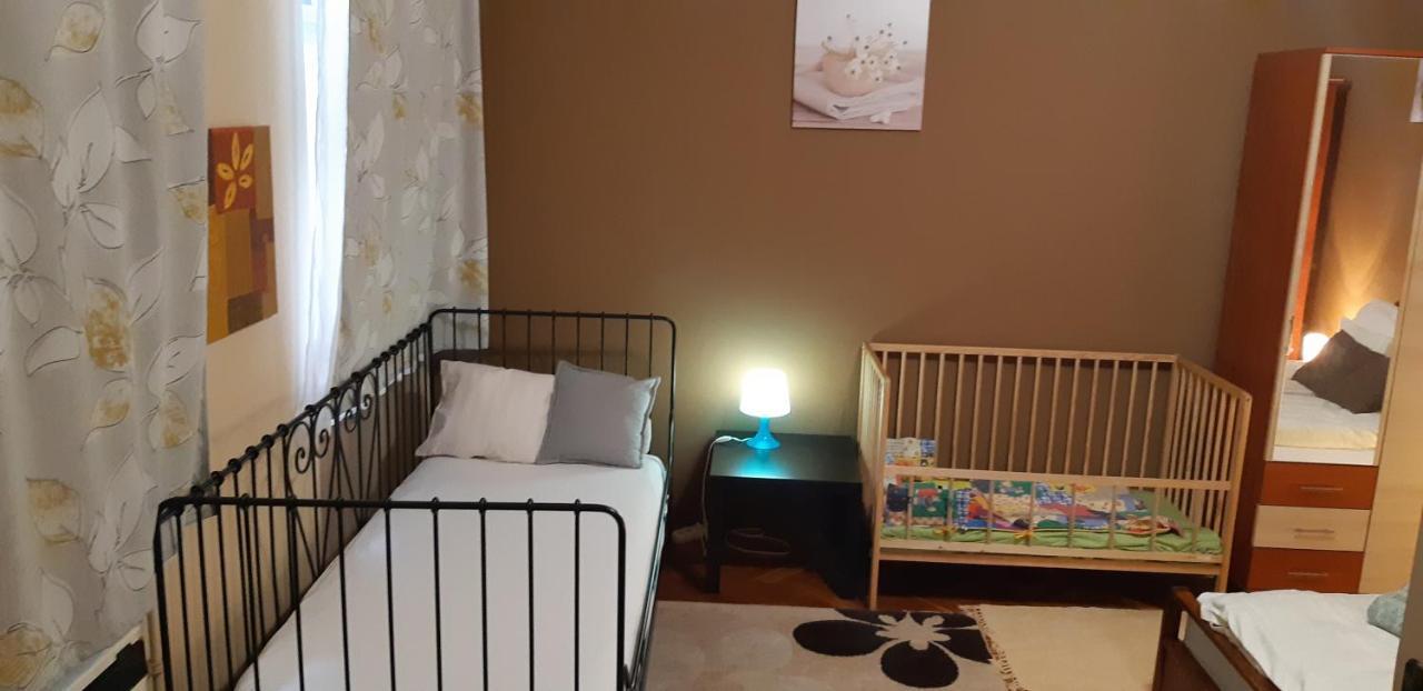 Апартаменты Szell 3 Apartman Сомбатхей Экстерьер фото