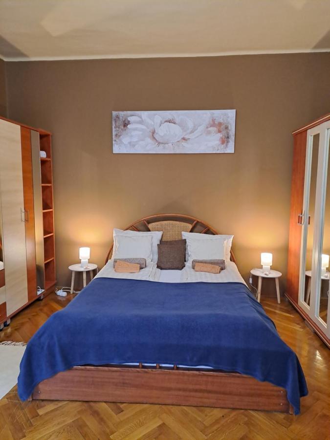 Апартаменты Szell 3 Apartman Сомбатхей Экстерьер фото