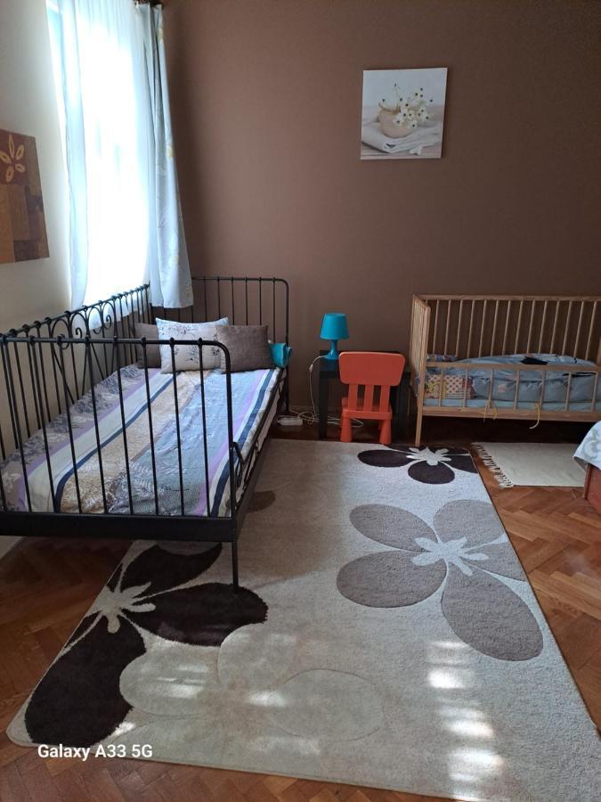 Апартаменты Szell 3 Apartman Сомбатхей Экстерьер фото