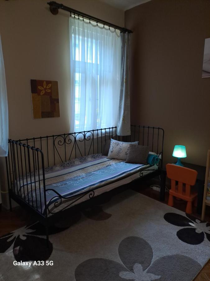 Апартаменты Szell 3 Apartman Сомбатхей Экстерьер фото